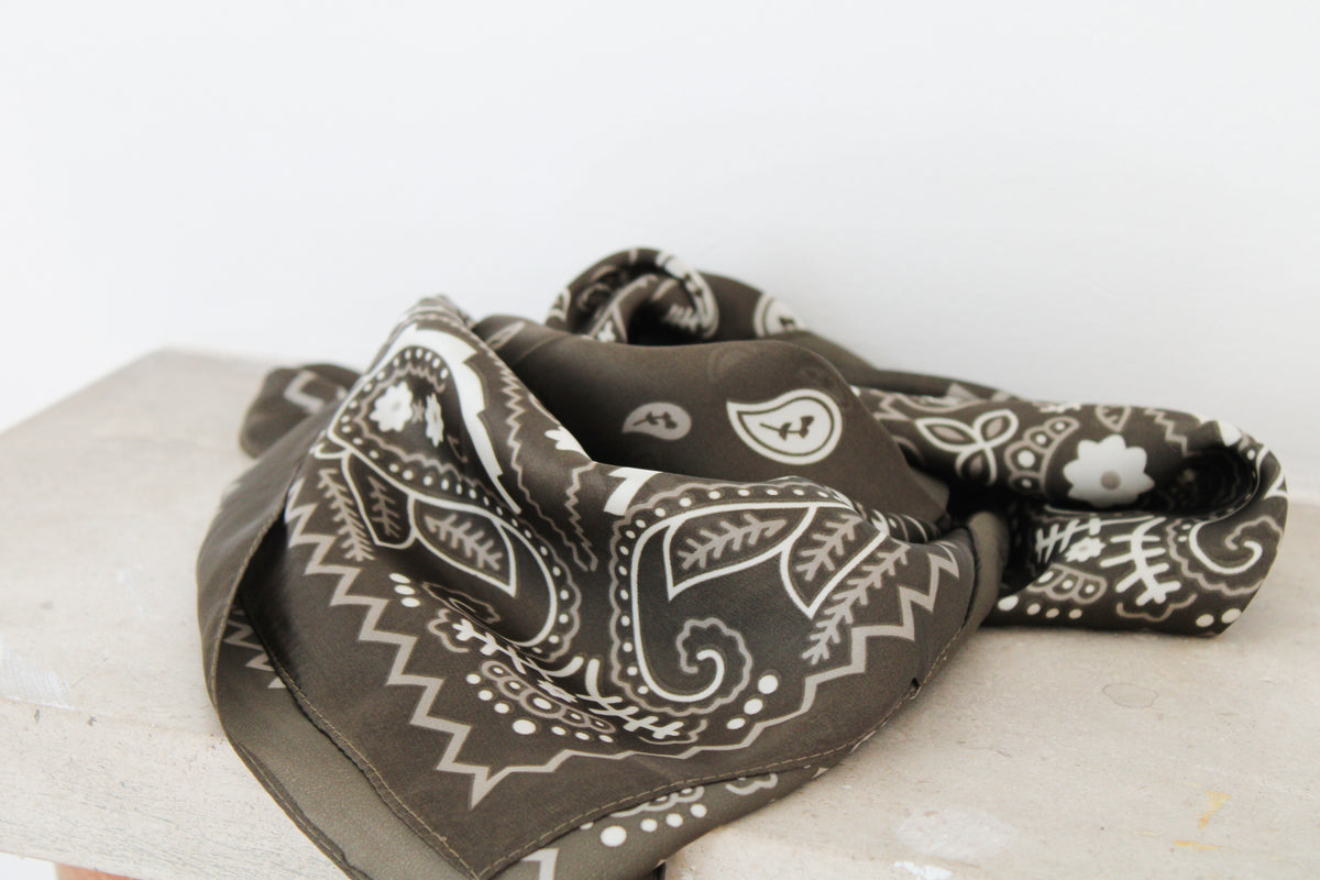 Foulard kaki