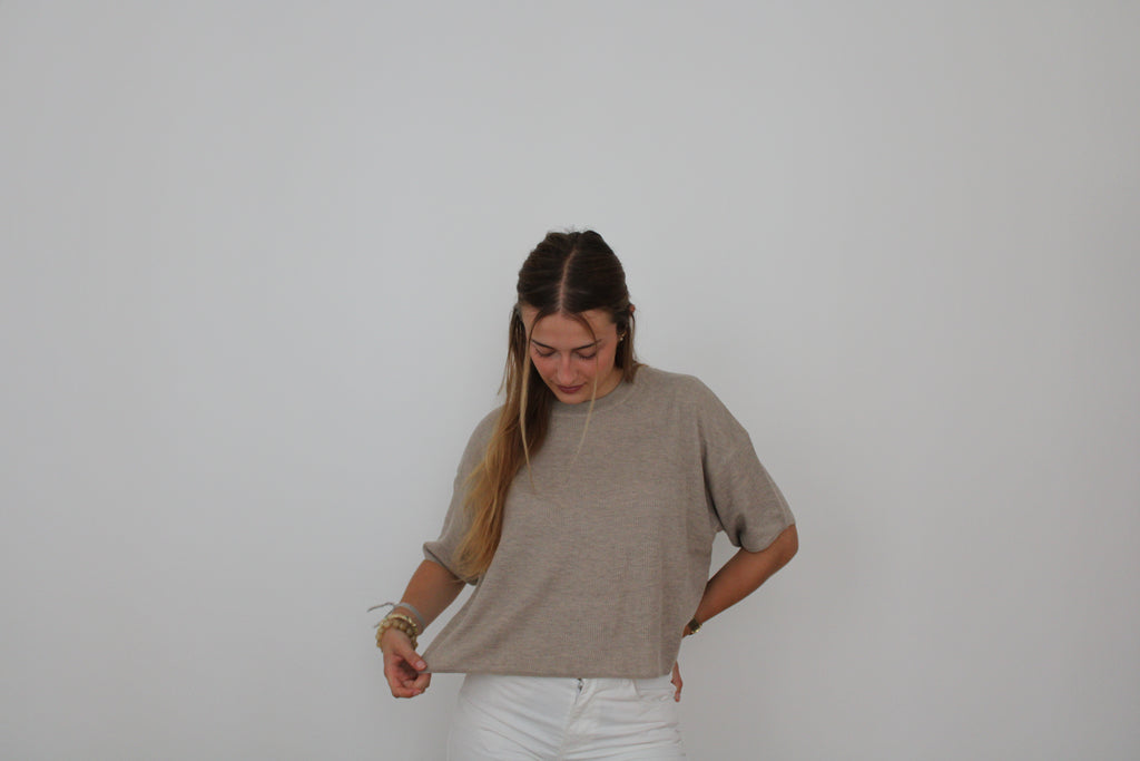 Pull manches courtes taupe