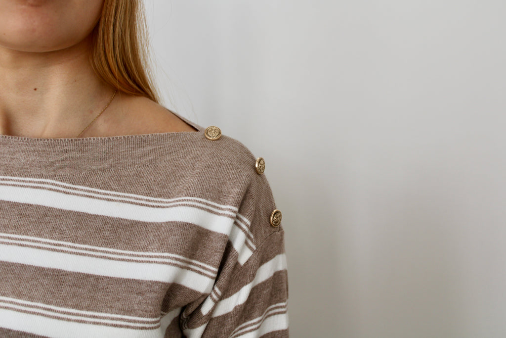Pull marinière beige et blanc