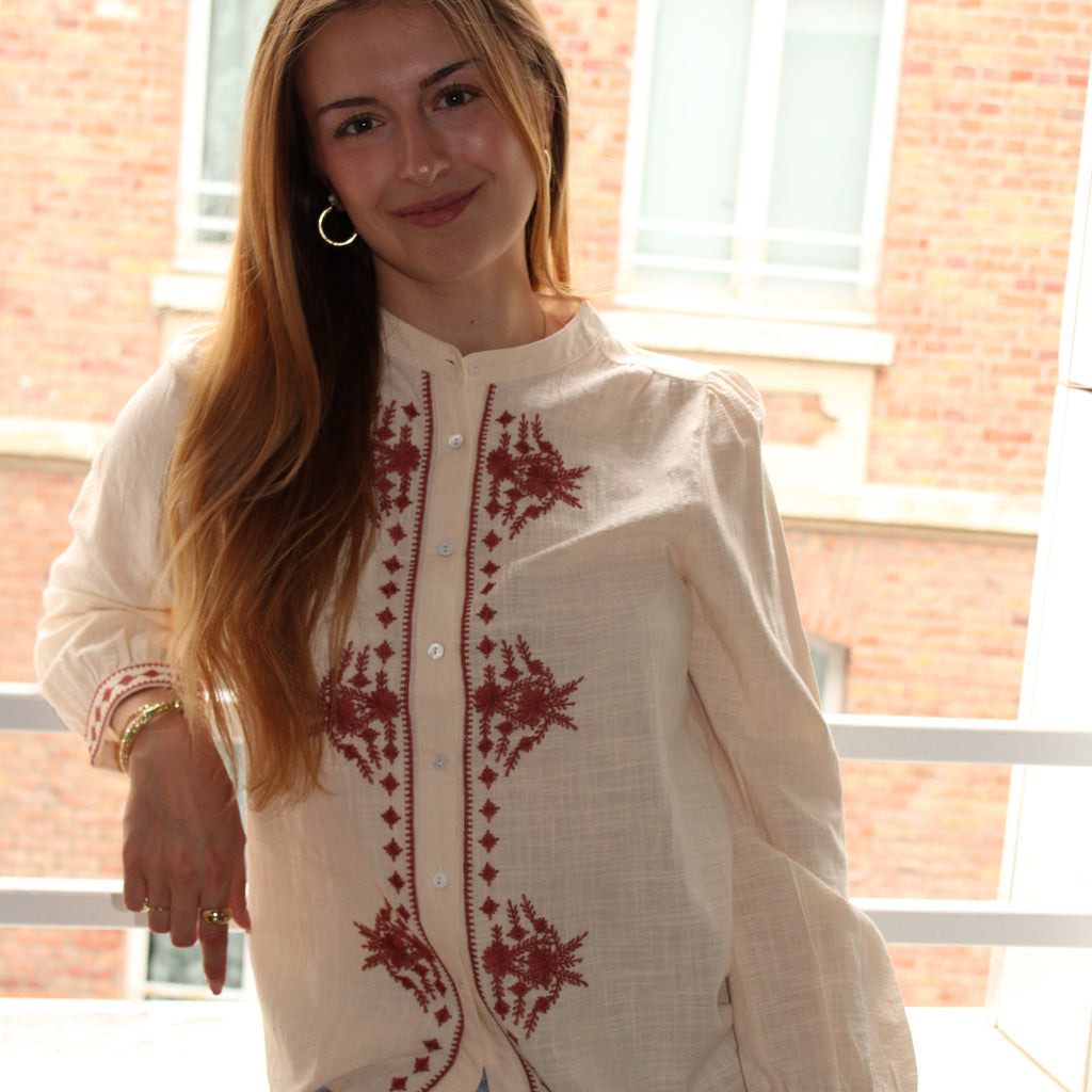 Chemise beige à motifs