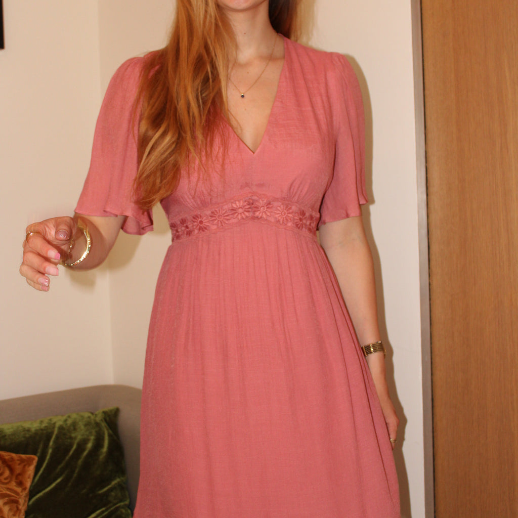 Robe courte rose poudré
