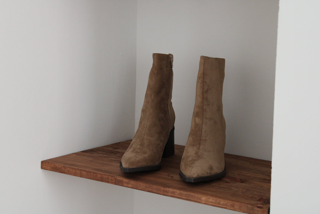 Bottines à talon taupe