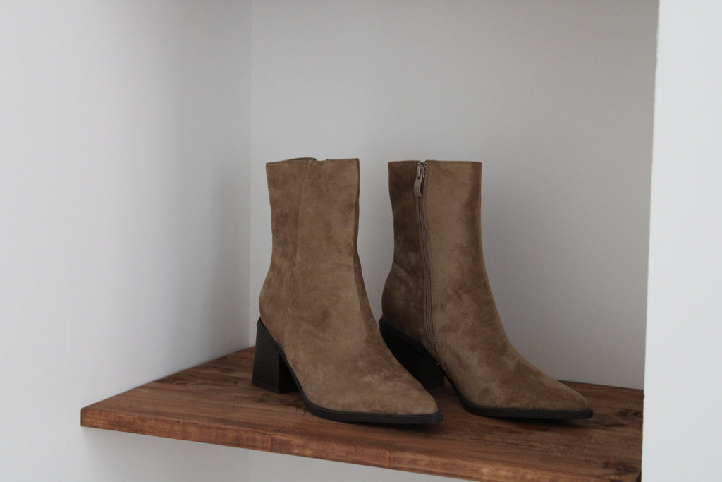 Bottines à talon taupe