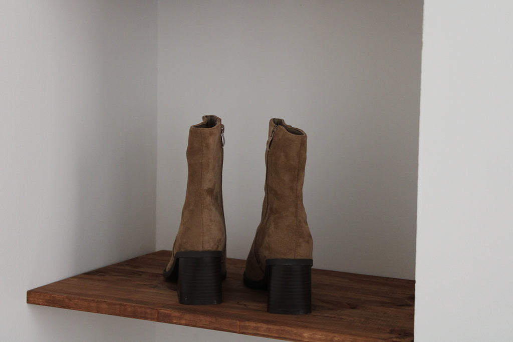 Bottines à talon taupe