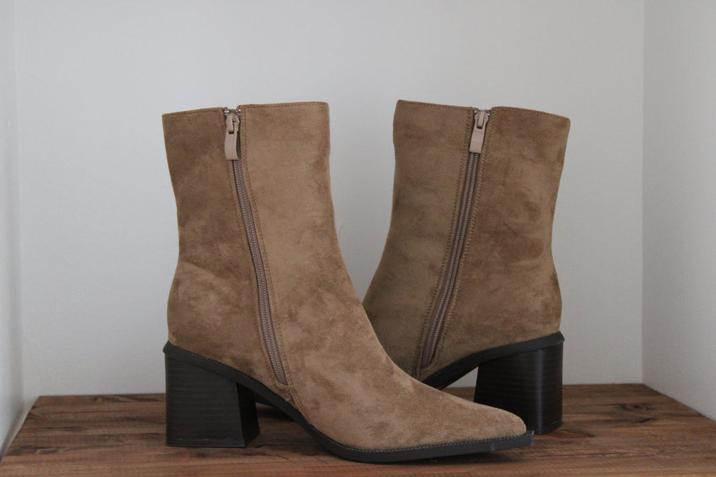 Bottines à talon taupe