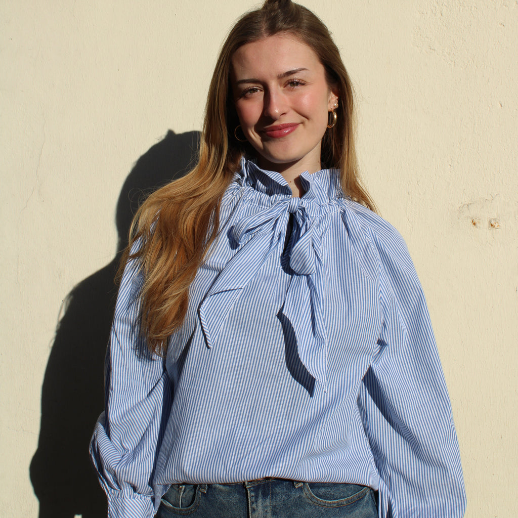 Chemise rayée noeud cravate