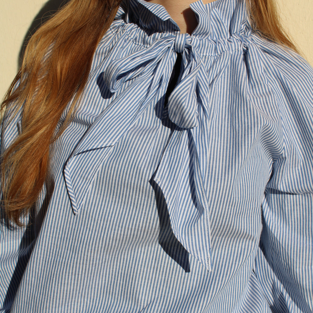 Chemise rayée noeud cravate