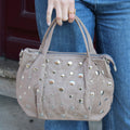 Sac taupe à clous